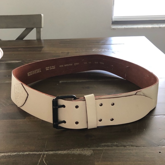 Diesel Cream Leather Belt with Black Buckle - Picture 1 of 13